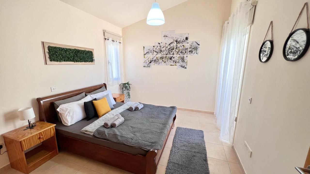 Melanos Sea View Apartment Paphos ภายนอก รูปภาพ