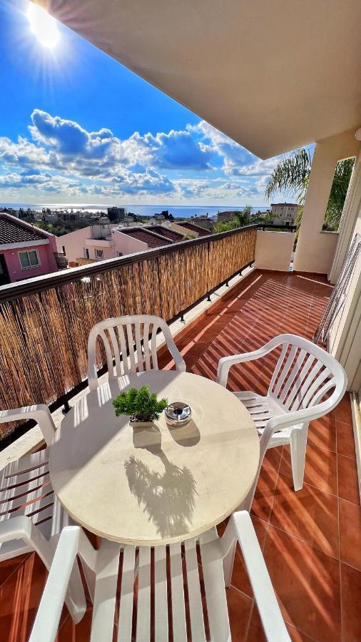 Melanos Sea View Apartment Paphos ภายนอก รูปภาพ