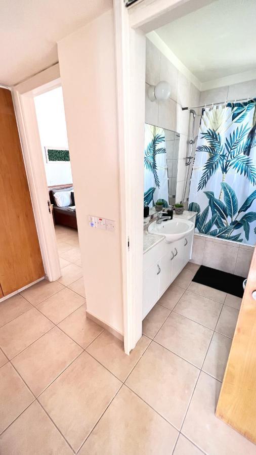 Melanos Sea View Apartment Paphos ภายนอก รูปภาพ